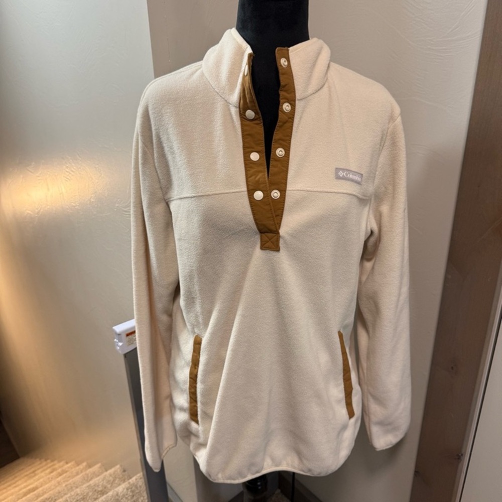 Columbia Cream and Tan Fleece Pullover